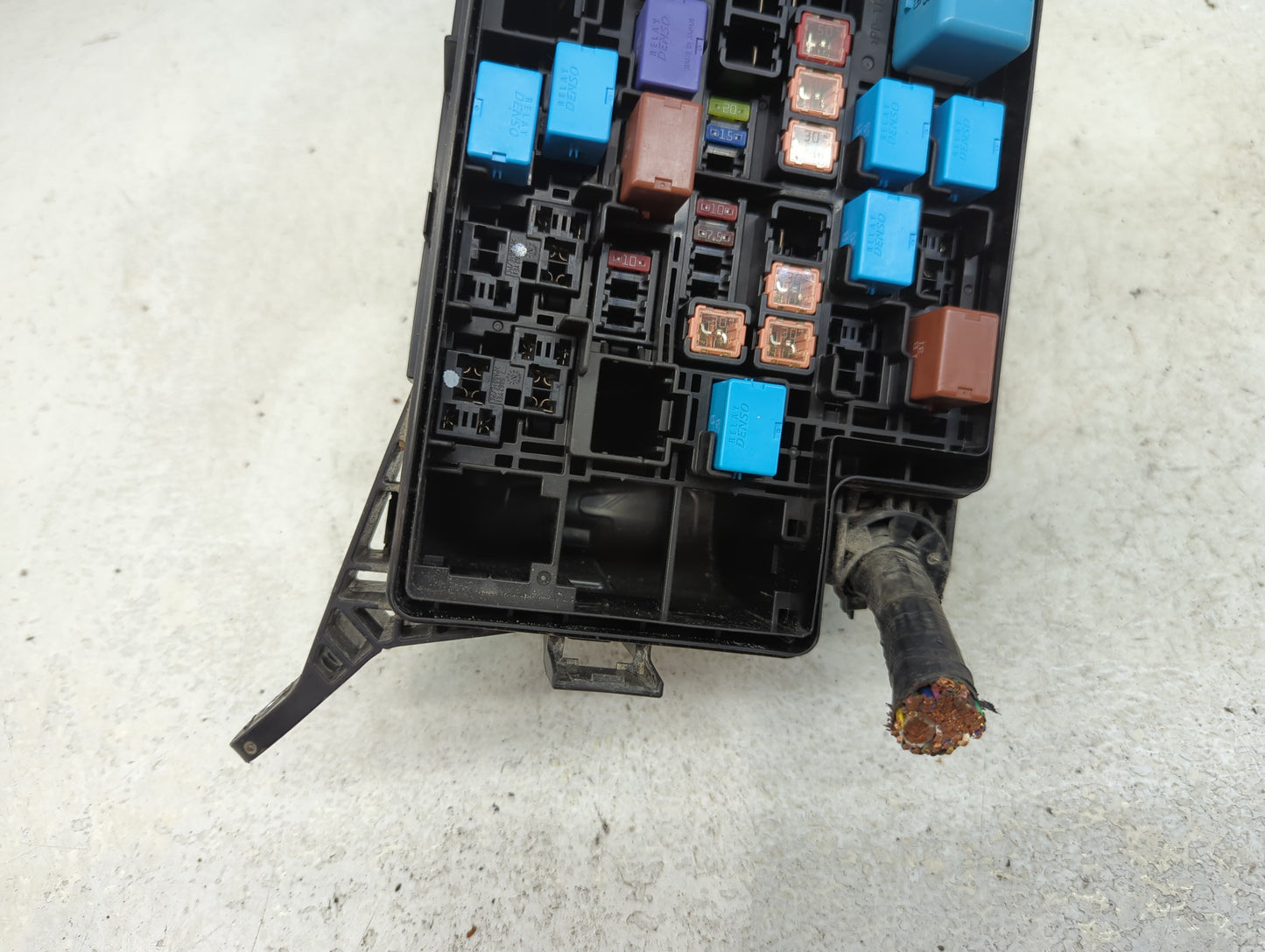 2016-2018 Toyota Rav4 Fusebox Fuse Box Panel Relay Module P/N:82662-0R191 Fits Fits 2016 2017 2018 OEM Used Auto Parts - Oem