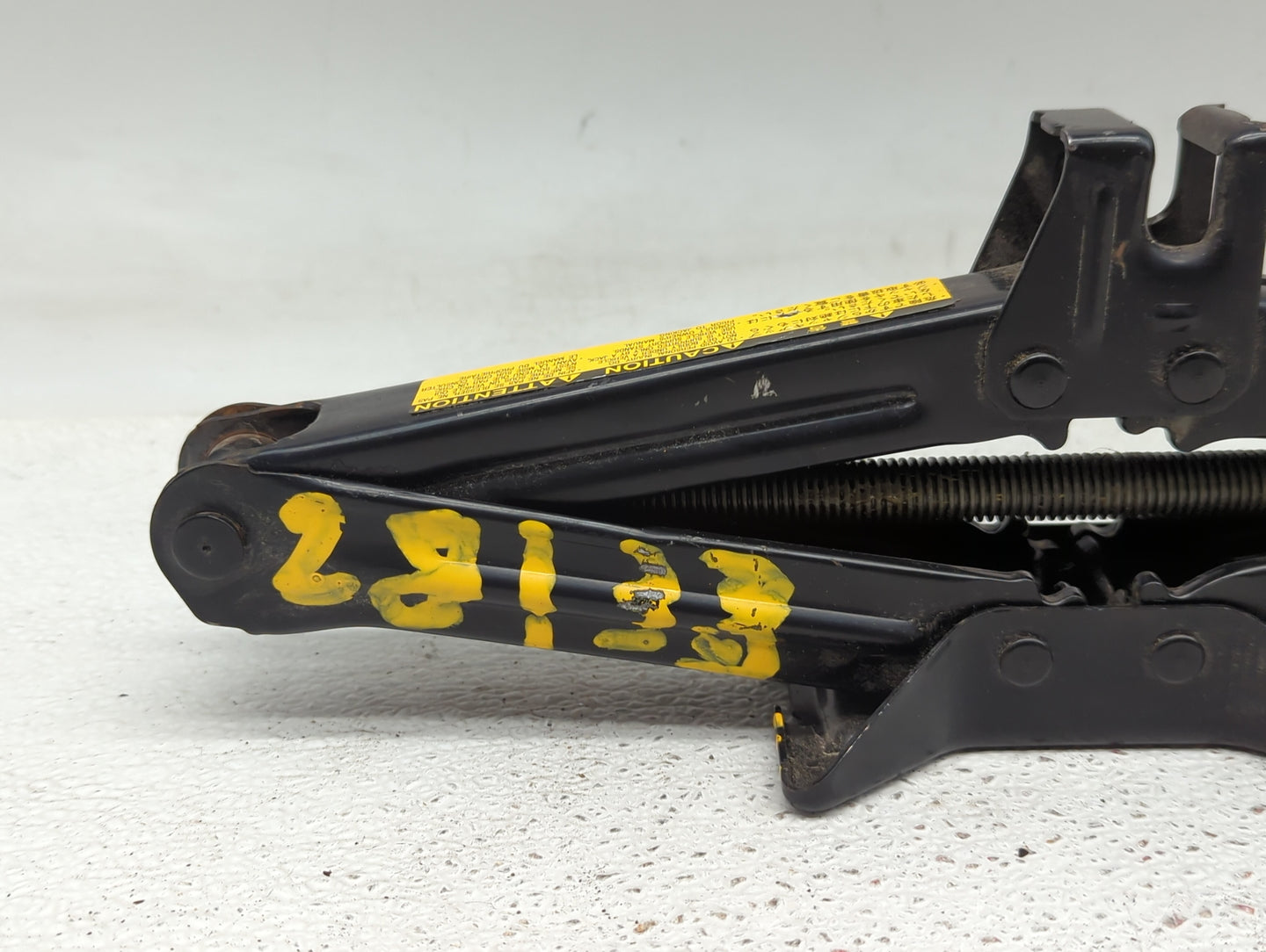 2018 Toyota Rav4 Spare Scissor Car Jack - Oemusedautoparts1.com