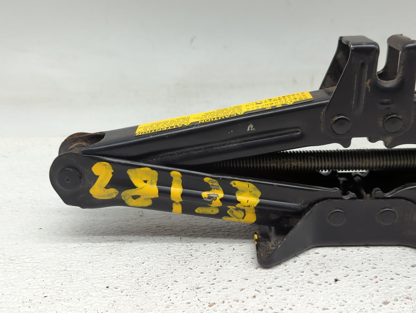 2018 Toyota Rav4 Spare Scissor Car Jack - Oemusedautoparts1.com