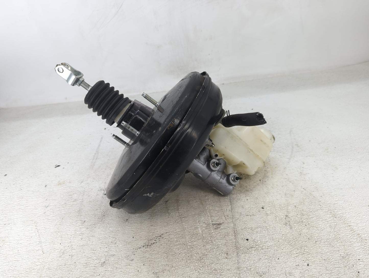 2013-2018 Toyota Rav4 Power Brake Booster Oem - Oemusedautoparts1.com