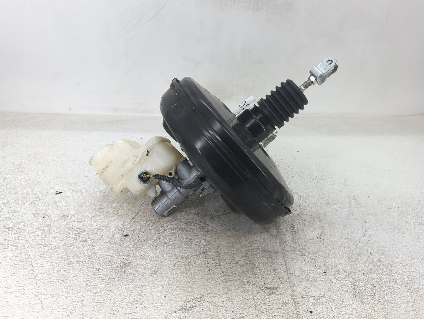 2013-2018 Toyota Rav4 Power Brake Booster Oem - Oemusedautoparts1.com