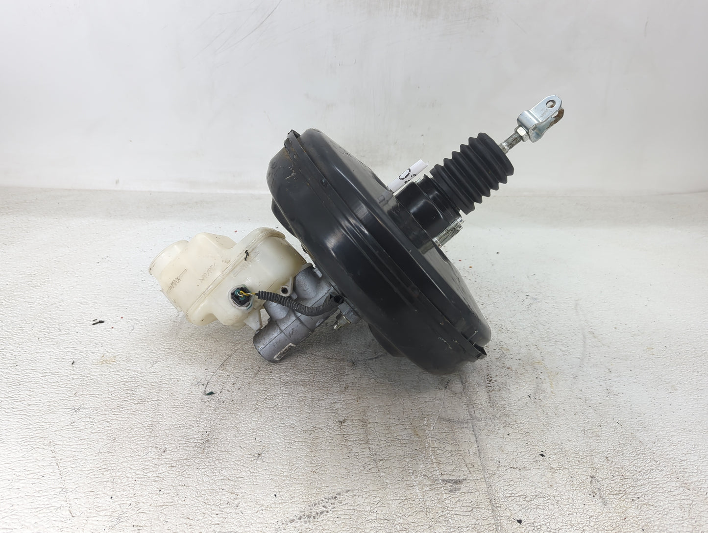 2013-2018 Toyota Rav4 Power Brake Booster Oem - Oemusedautoparts1.com