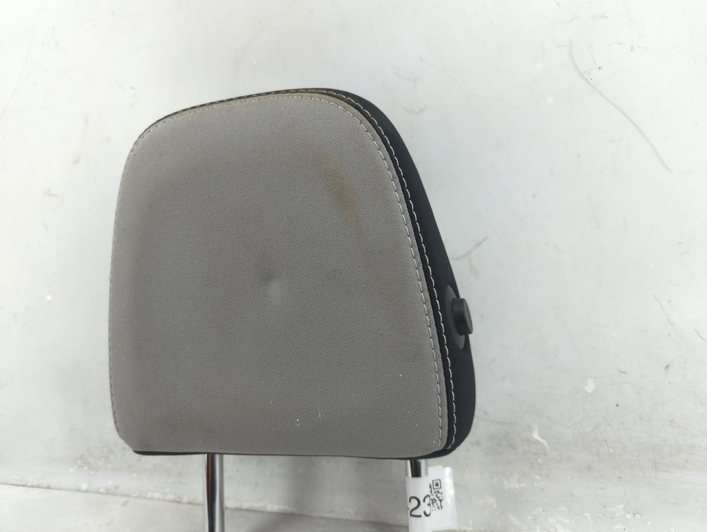 2018 Toyota Rav4 Headrest Head Rest Rear Seat Fits OEM Used Auto Parts - Oemusedautoparts1.com