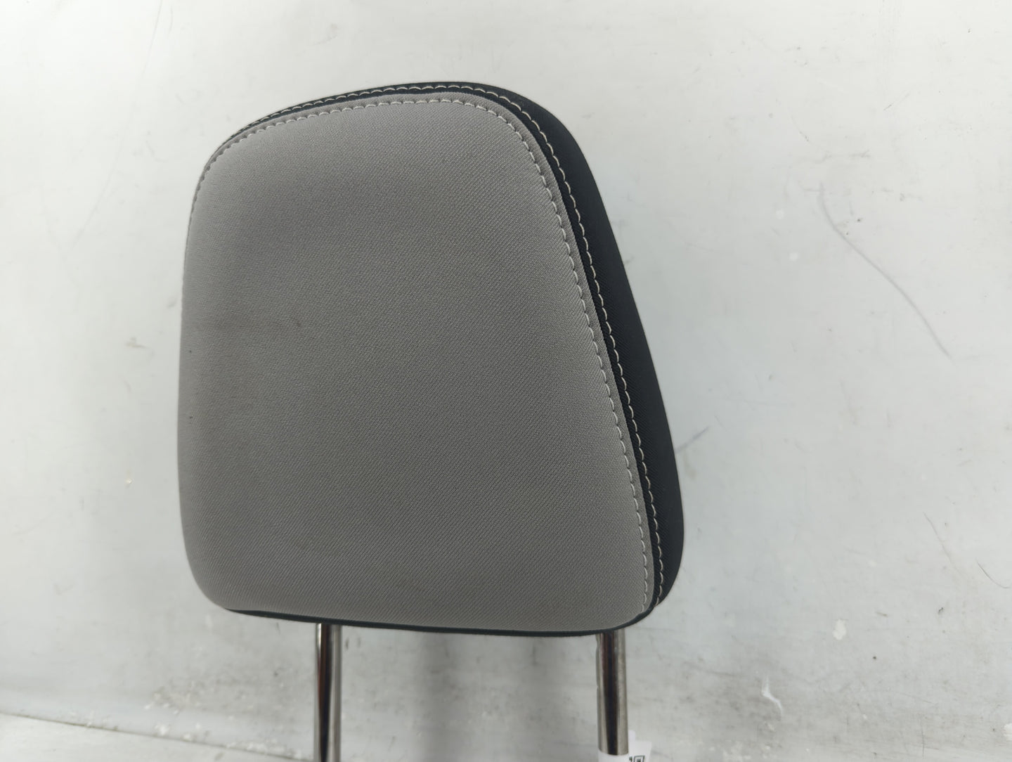 2018 Toyota Rav4 Headrest Head Rest Front Driver Passenger Seat Fits OEM Used Auto Parts - Oemusedautoparts1.com