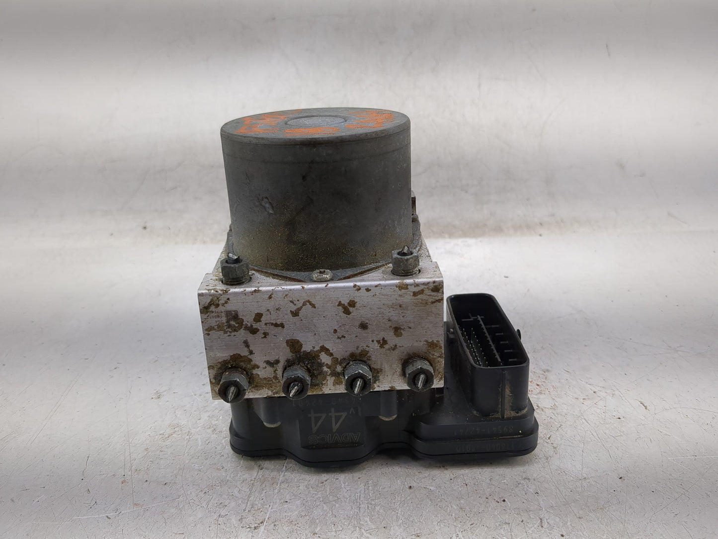 2017-2018 Toyota Rav4 ABS Pump Control Module Replacement P/N:44540-42401 Fits Fits 2017 2018 OEM Used Auto Parts - Oemuseda