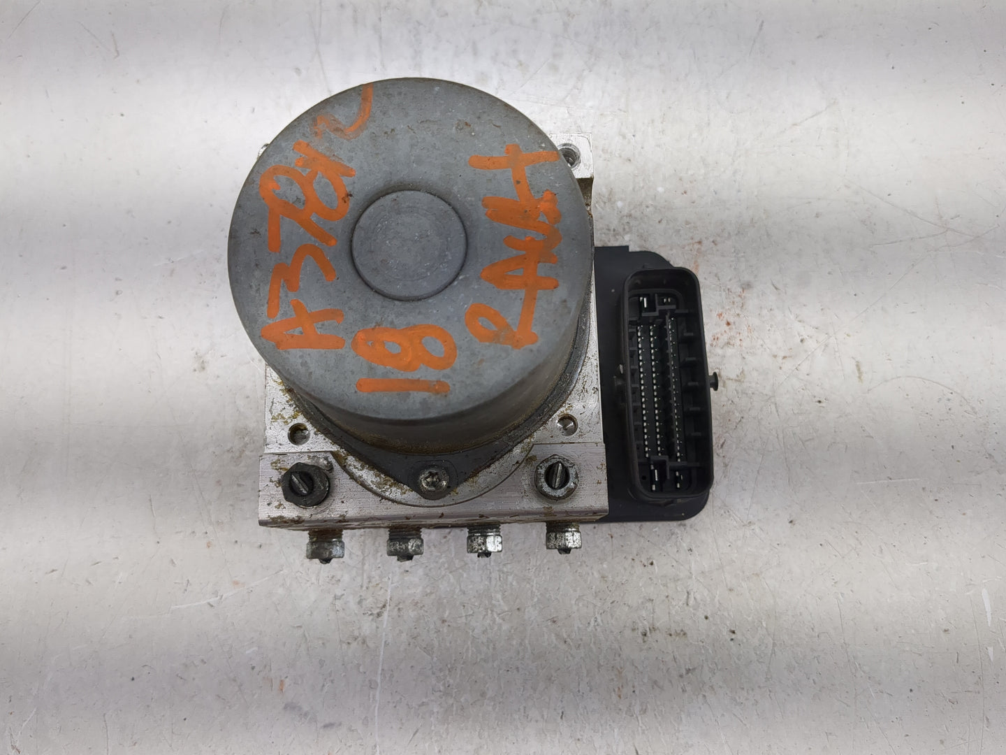 2017-2018 Toyota Rav4 ABS Pump Control Module Replacement P/N:44540-42401 Fits Fits 2017 2018 OEM Used Auto Parts - Oemuseda