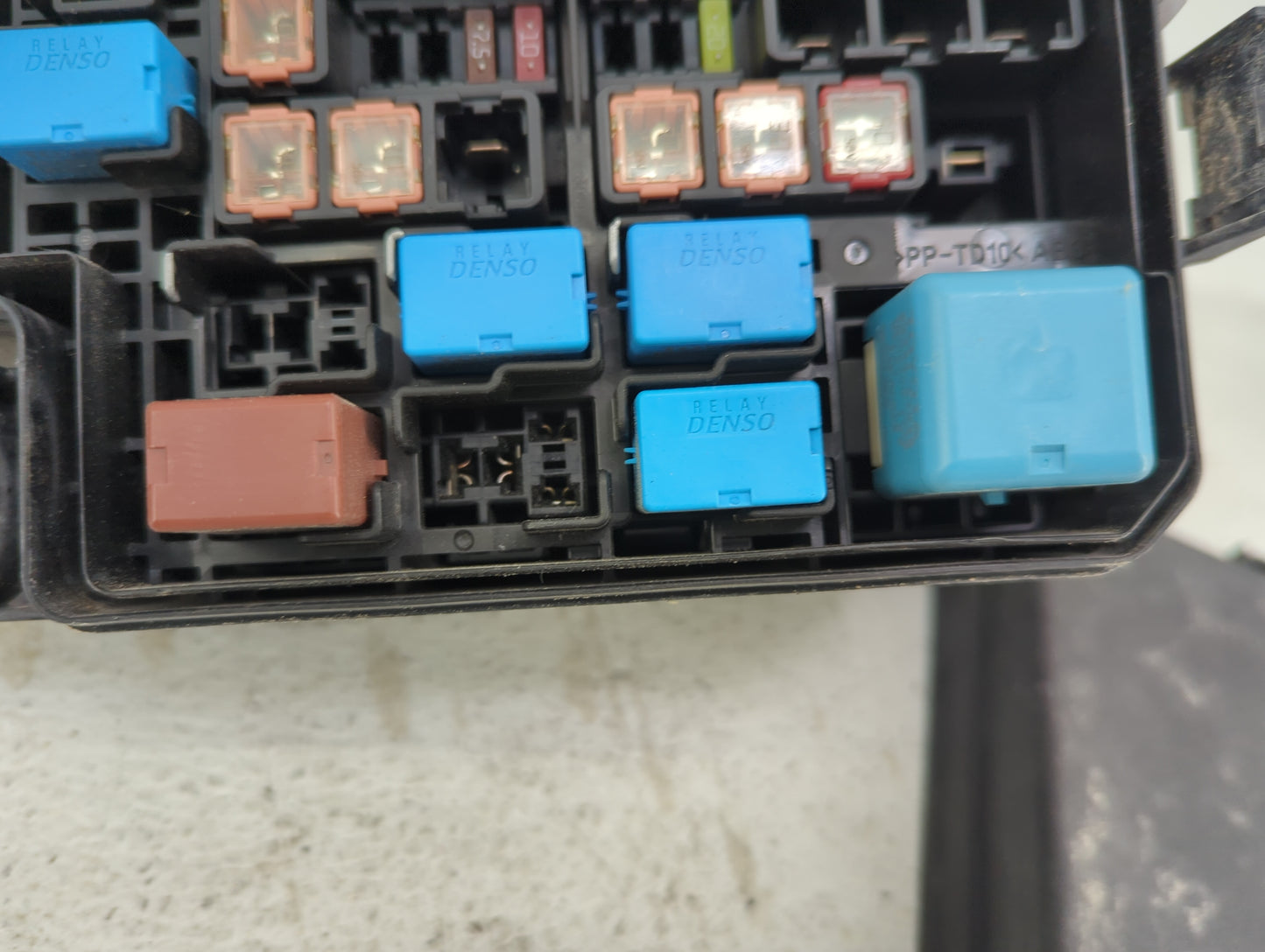 2016-2018 Toyota Rav4 Fusebox Fuse Box Panel Relay Module P/N:7171-4808-30 Fits Fits 2016 2017 2018 OEM Used Auto Parts - Oe