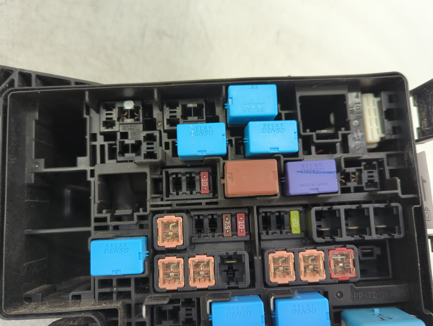 2016-2018 Toyota Rav4 Fusebox Fuse Box Panel Relay Module P/N:7171-4808-30 Fits Fits 2016 2017 2018 OEM Used Auto Parts - Oe