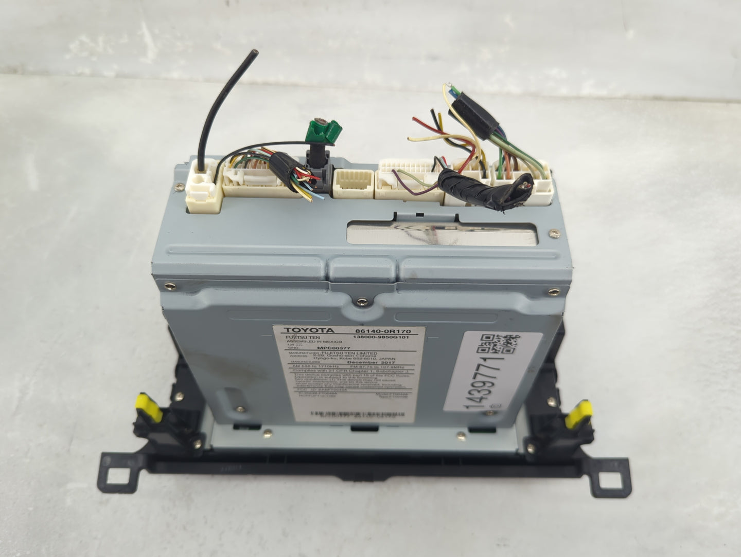 2016-2018 Toyota Rav4 Radio AM FM Cd Player Receiver Replacement P/N:86140-0R170 Fits Fits 2016 2017 2018 OEM Used Auto Part
