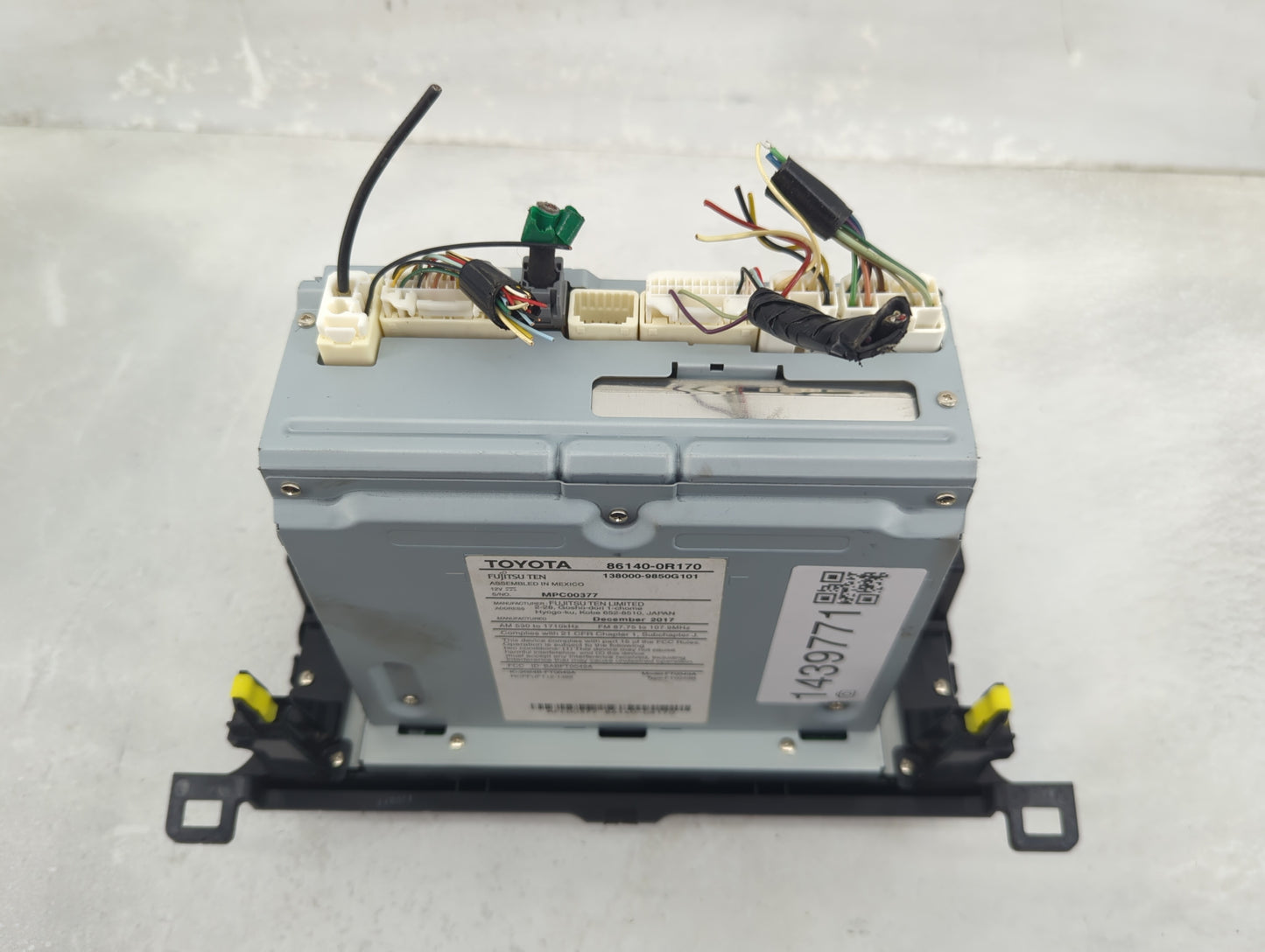 2016-2018 Toyota Rav4 Radio AM FM Cd Player Receiver Replacement P/N:86140-0R170 Fits Fits 2016 2017 2018 OEM Used Auto Part