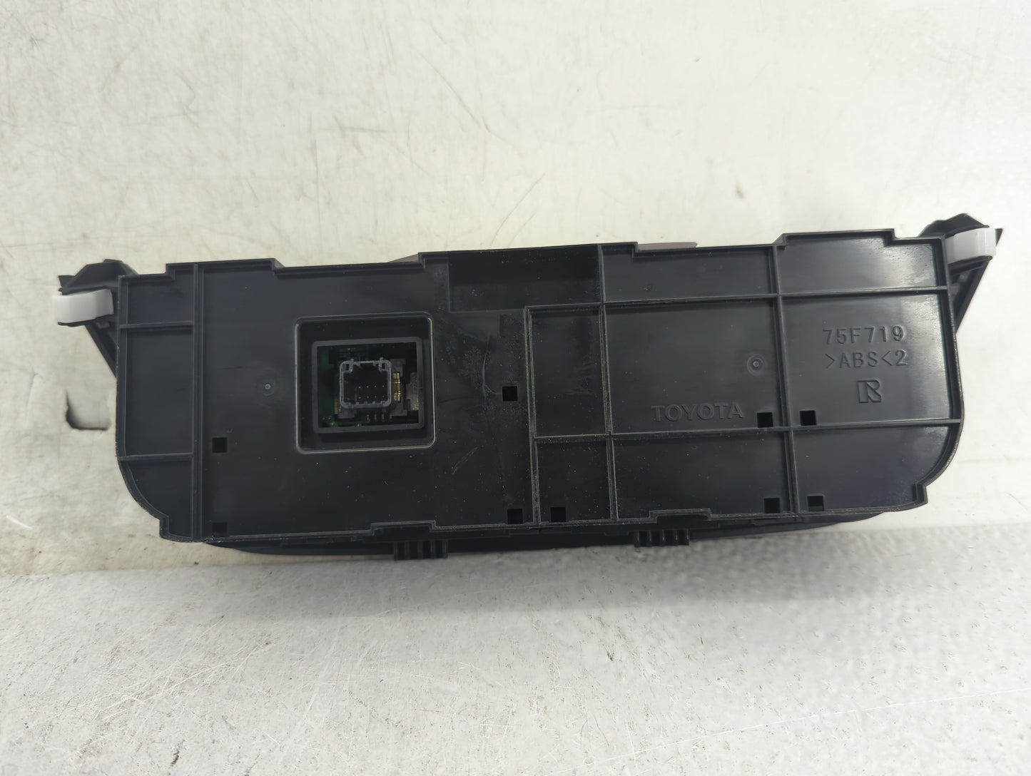 2016-2018 Toyota Rav4 Climate Control Module Temperature AC/Heater Replacement P/N:75F719 Fits Fits 2016 2017 2018 OEM Used 