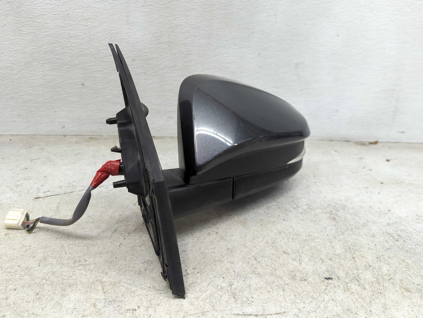 2015-2018 Toyota Rav4 Driver Side View Mirror - Left Door Mirror OEM Used - Oemusedautoparts1.com