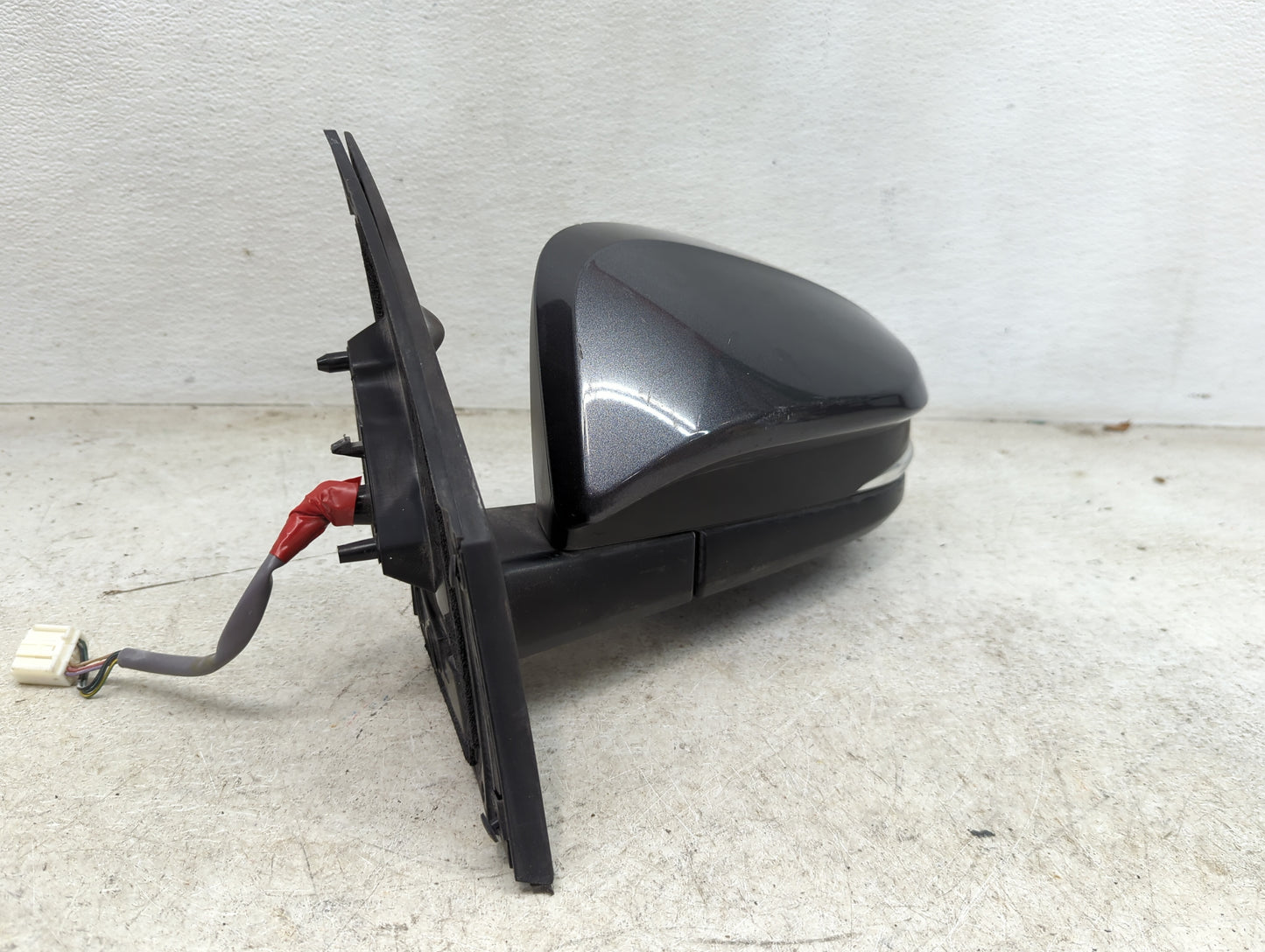 2015-2018 Toyota Rav4 Driver Side View Mirror - Left Door Mirror OEM Used - Oemusedautoparts1.com
