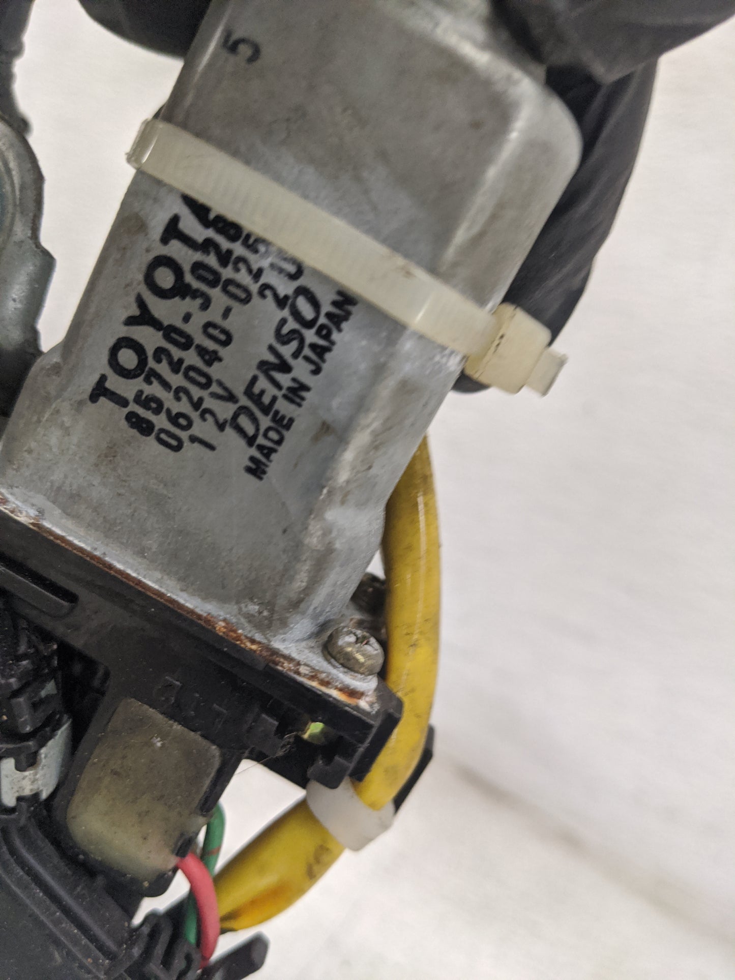 2013-2018 Toyota Rav4 Used Driver Left Front Window Regulator - Oemusedautoparts1.com