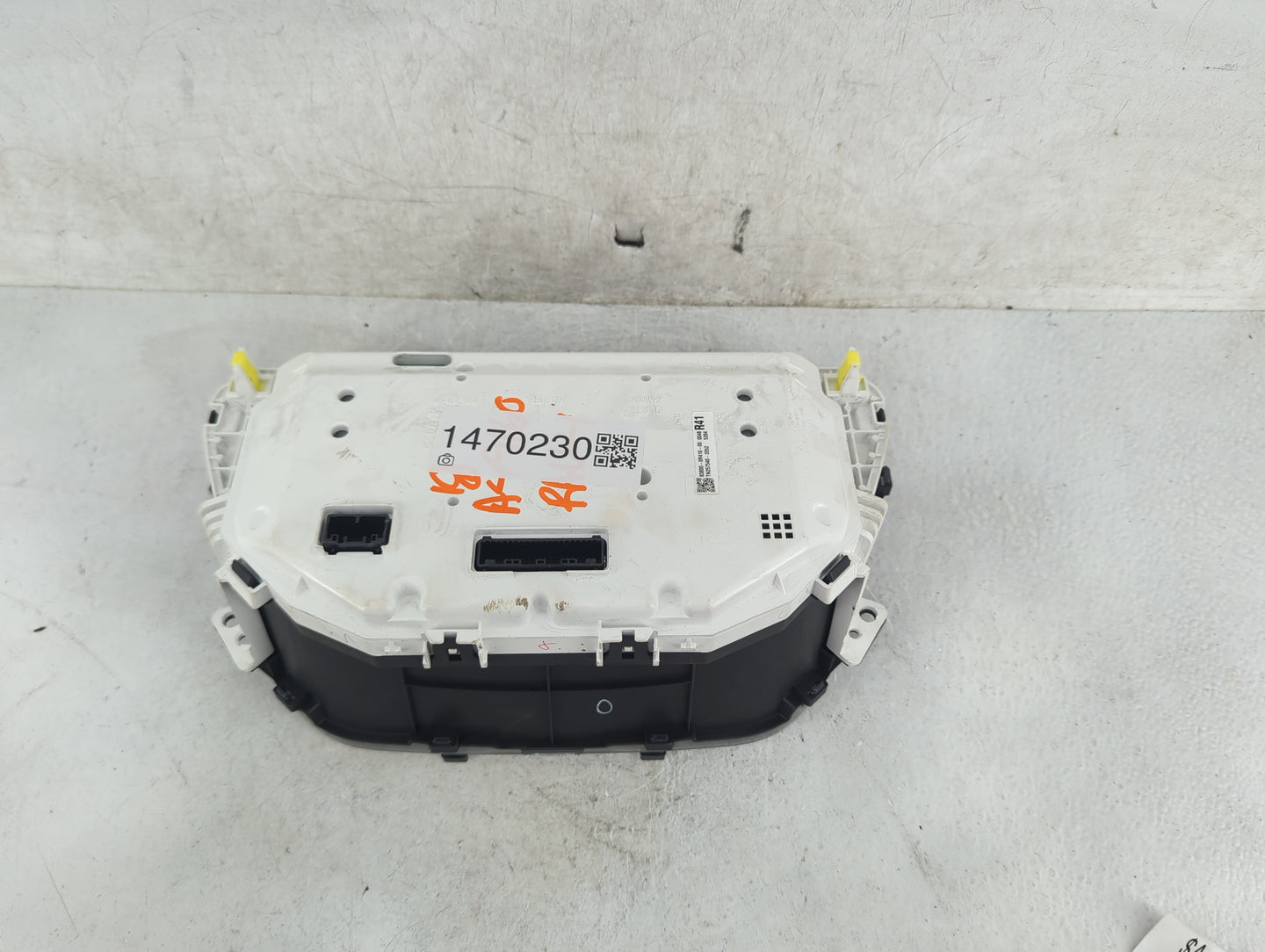2017-2018 Toyota Rav4 Instrument Cluster Speedometer Gauges P/N:83800-0R410-00 TN257540-2052 Miles:81K Fits Fits 2017 2018 O