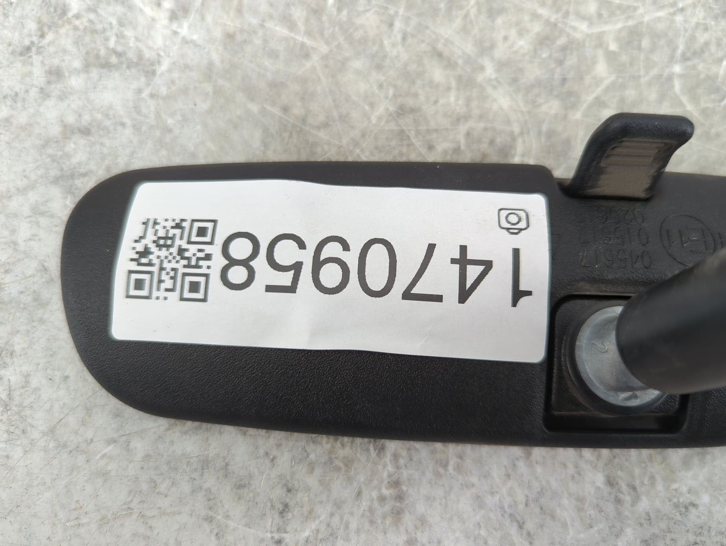 2016-2018 Toyota Rav4 Interior Rear View Mirror Replacement OEM P/N:045617 015617, 025617 Fits Fits 2016 2017 2018 OEM Used 