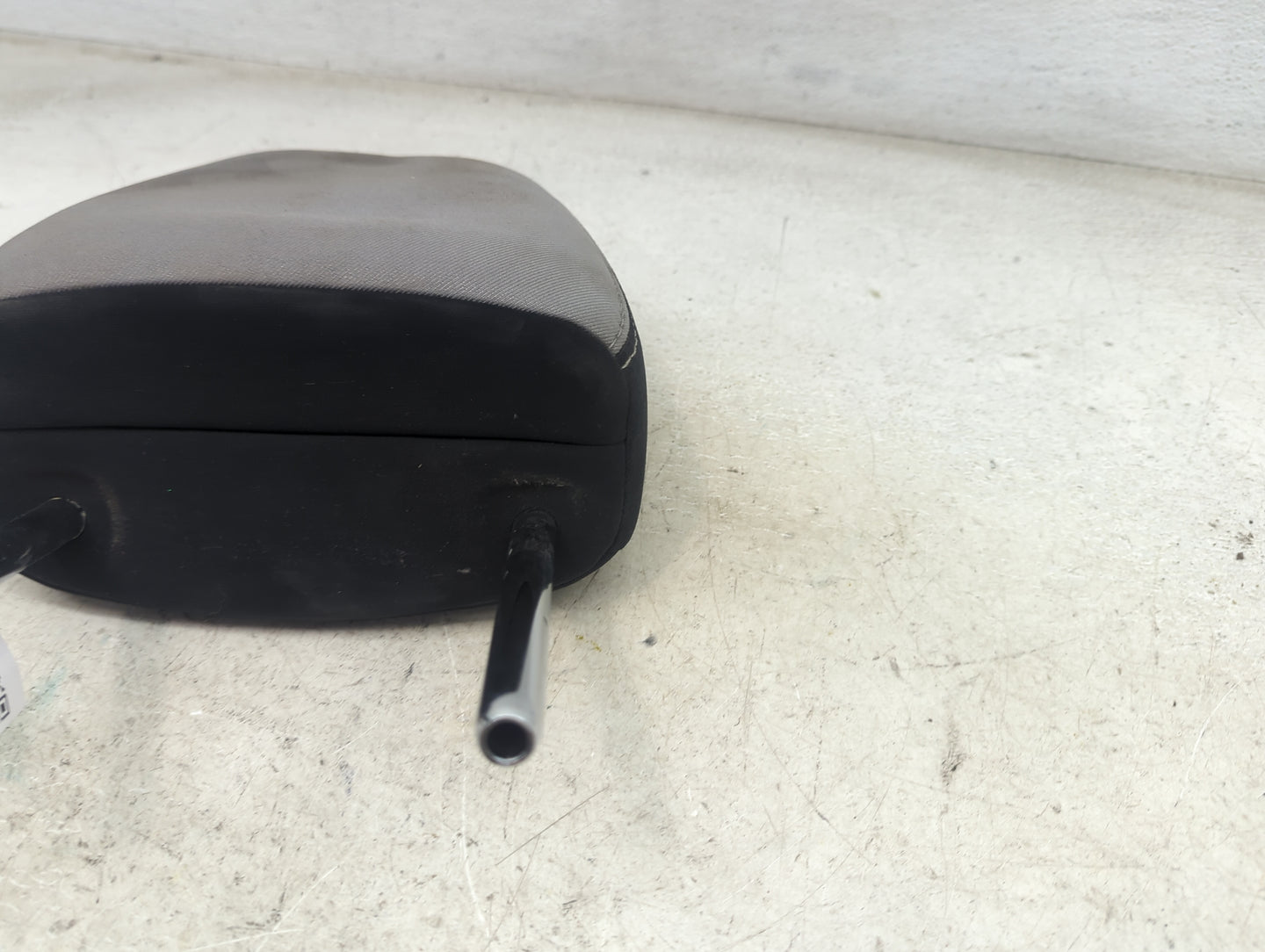 2018 Toyota Rav4 Headrest Head Rest Front Driver Passenger Seat Fits OEM Used Auto Parts - Oemusedautoparts1.com