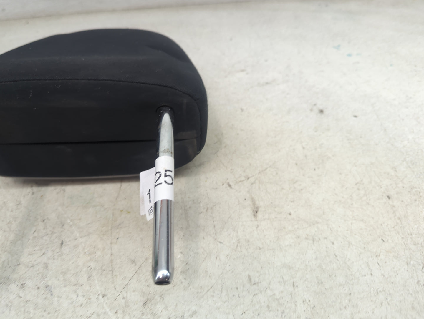 2018 Toyota Rav4 Headrest Head Rest Front Driver Seat Black 1472502 - Oemusedautoparts1.com