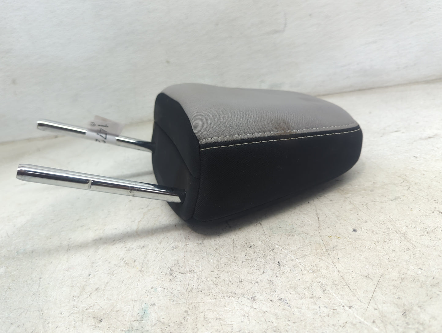 2018 Toyota Rav4 Headrest Head Rest Front Driver Seat Black 1472502 - Oemusedautoparts1.com