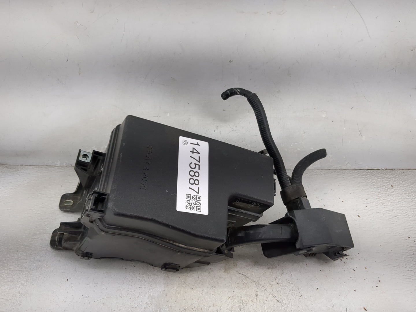 2013-2018 Toyota Rav4 Fusebox Fuse Box Panel Relay Module P/N:82662-42410 Fits Fits 2013 2014 2015 2016 2017 2018 2019 2020 