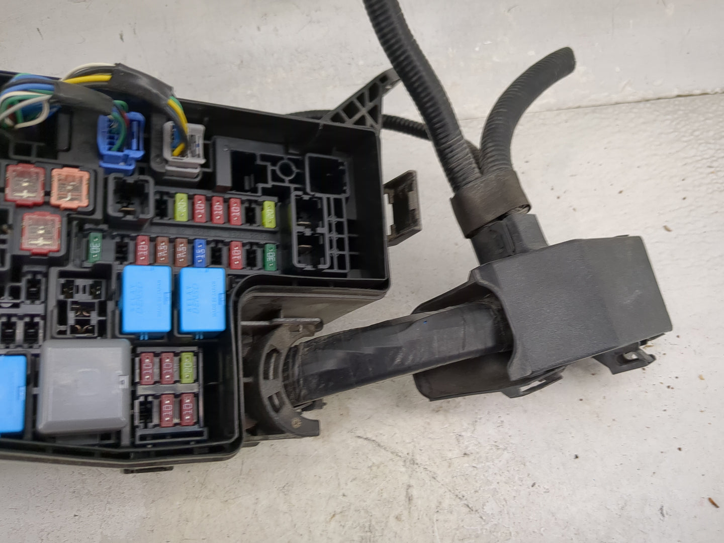 2013-2018 Toyota Rav4 Fusebox Fuse Box Panel Relay Module P/N:82662-42410 Fits Fits 2013 2014 2015 2016 2017 2018 2019 2020 