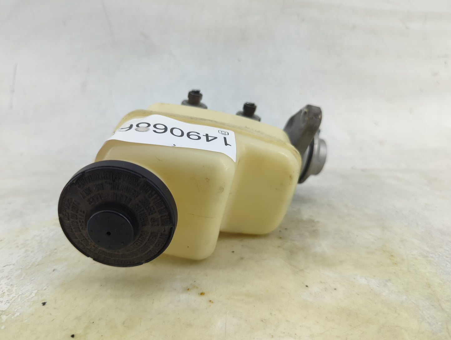 2013-2018 Toyota Rav4 Brake Master Cylinder 1490686 - Oemusedautoparts1.com