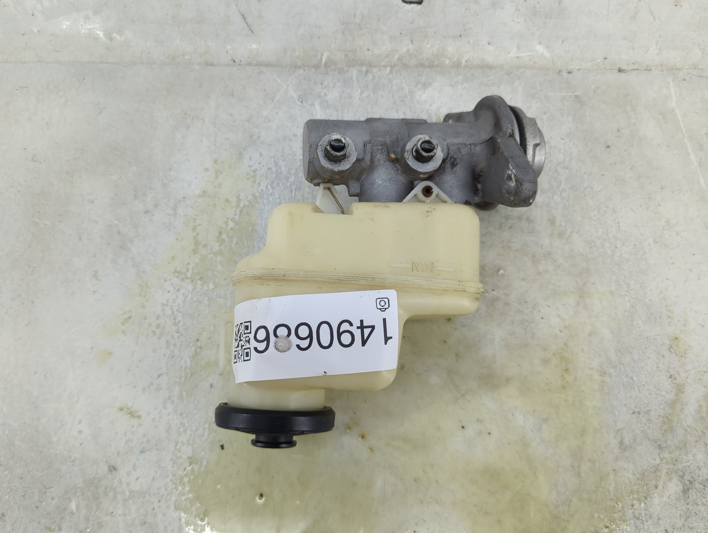 2013-2018 Toyota Rav4 Brake Master Cylinder 1490686 - Oemusedautoparts1.com