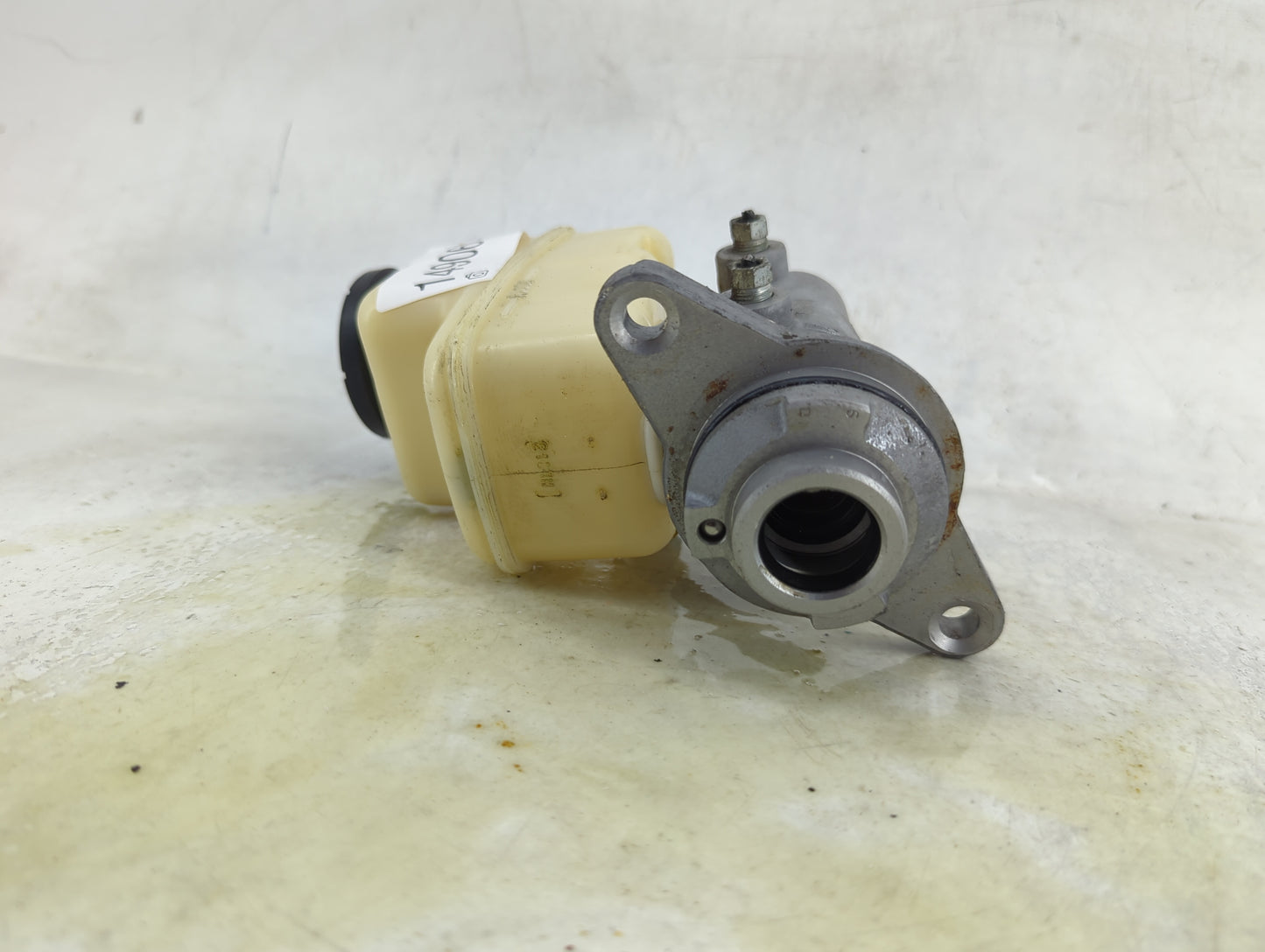 2013-2018 Toyota Rav4 Brake Master Cylinder 1490686 - Oemusedautoparts1.com