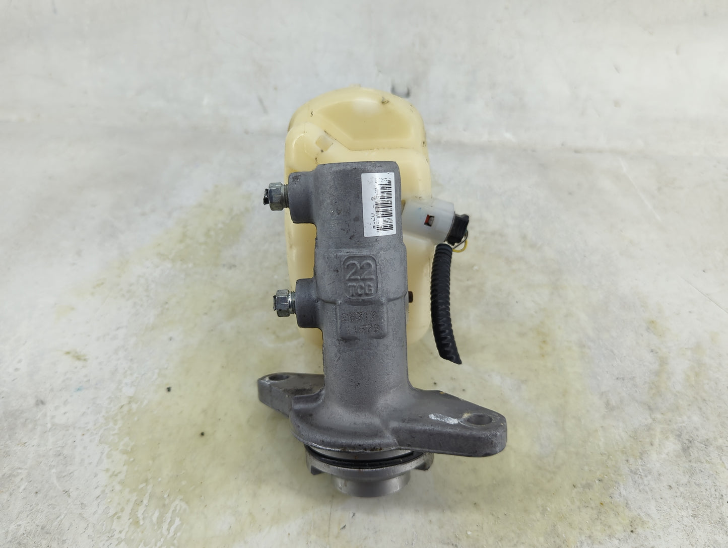 2013-2018 Toyota Rav4 Brake Master Cylinder 1490686 - Oemusedautoparts1.com