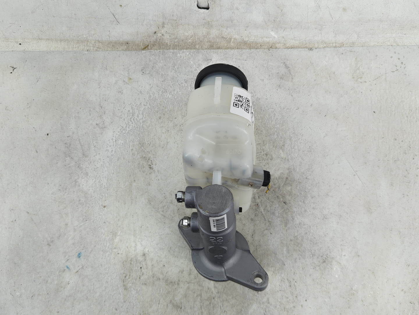 2013-2018 Toyota Rav4 Brake Master Cylinder 1490734 - Oemusedautoparts1.com