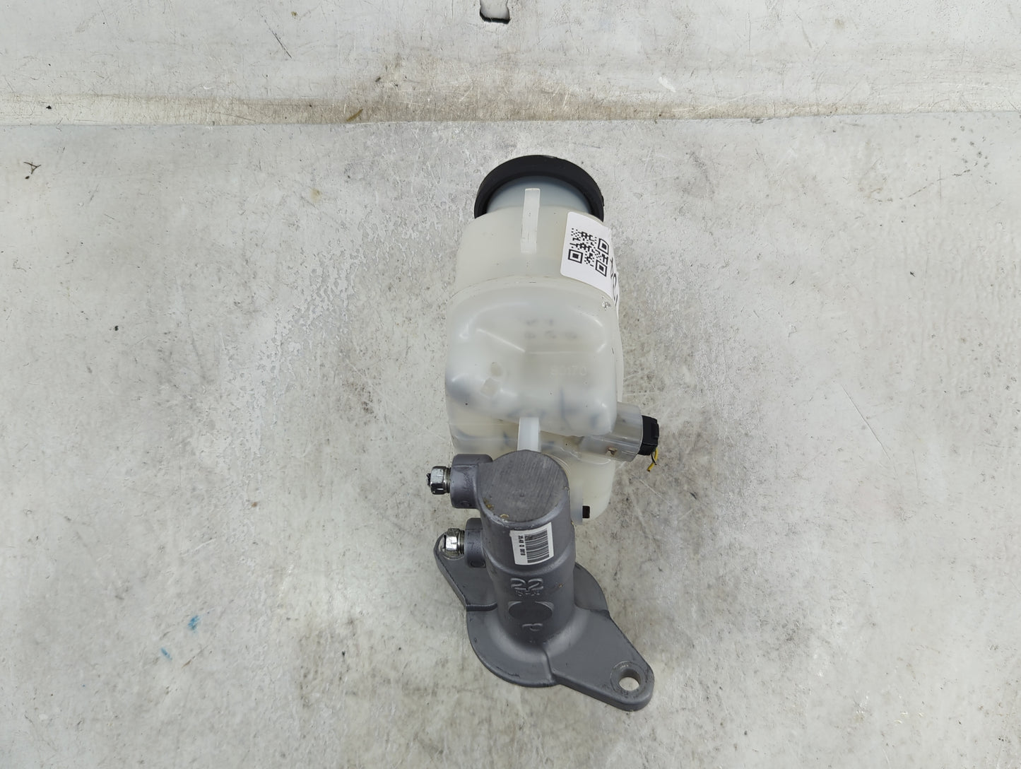 2013-2018 Toyota Rav4 Brake Master Cylinder 1490734 - Oemusedautoparts1.com