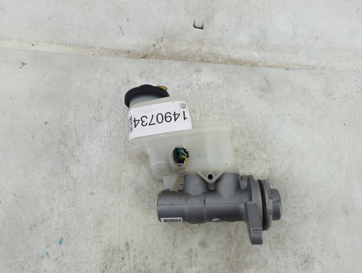 2013-2018 Toyota Rav4 Brake Master Cylinder 1490734 - Oemusedautoparts1.com