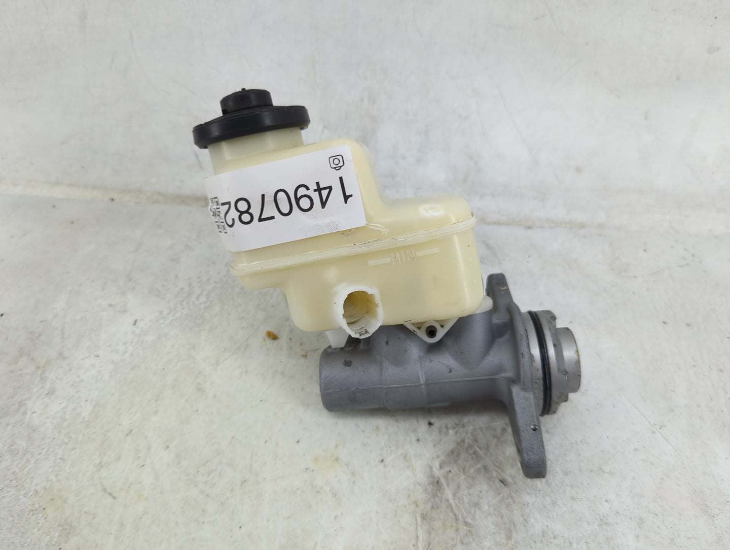 2013-2018 Toyota Rav4 Brake Master Cylinder 1490782 - Oemusedautoparts1.com