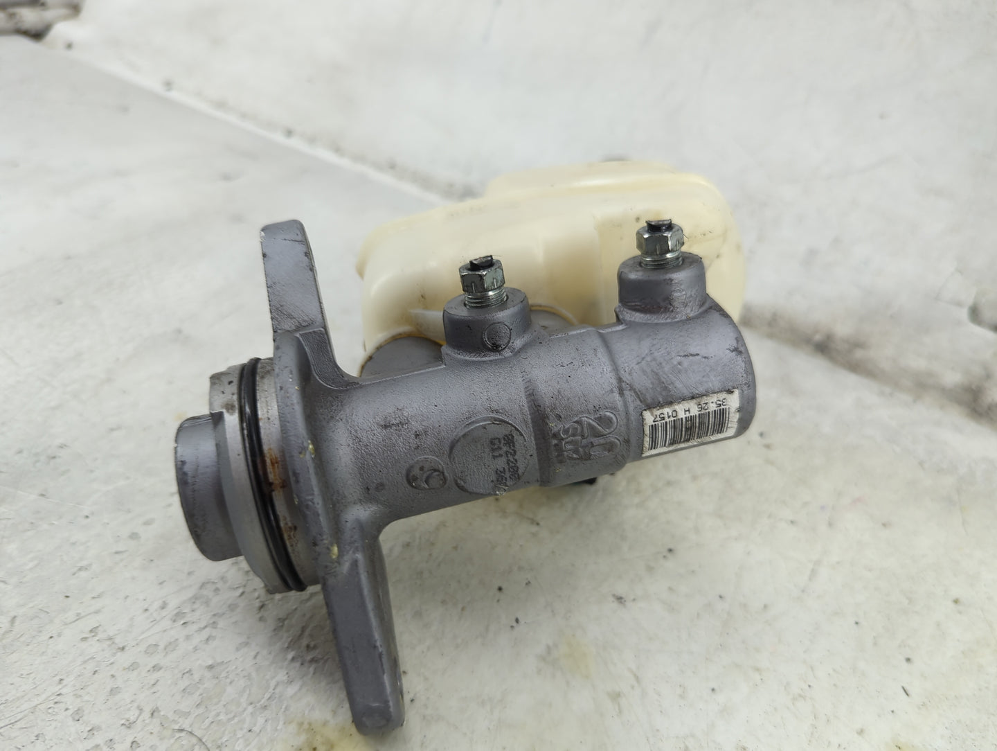 2006-2018 Toyota Rav4 Brake Master Cylinder 1492353 - Oemusedautoparts1.com