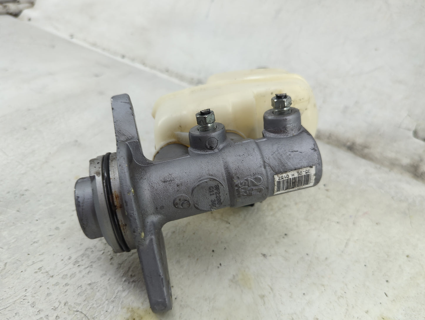 2006-2018 Toyota Rav4 Brake Master Cylinder 1492353 - Oemusedautoparts1.com