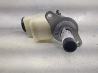 2013-2018 Toyota Rav4 Brake Master Cylinder 1497761 - Oemusedautoparts1.com
