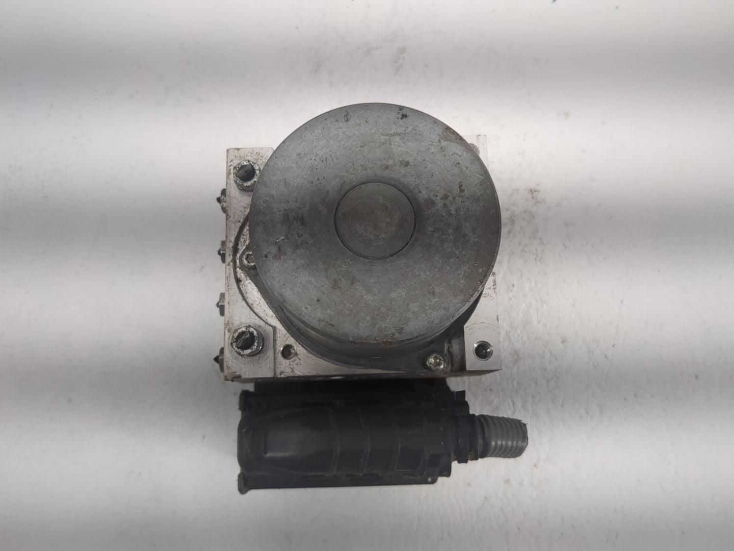 2018 Toyota Rav4 ABS Pump Control Module Replacement Fits OEM Used Auto Parts - Oemusedautoparts1.com