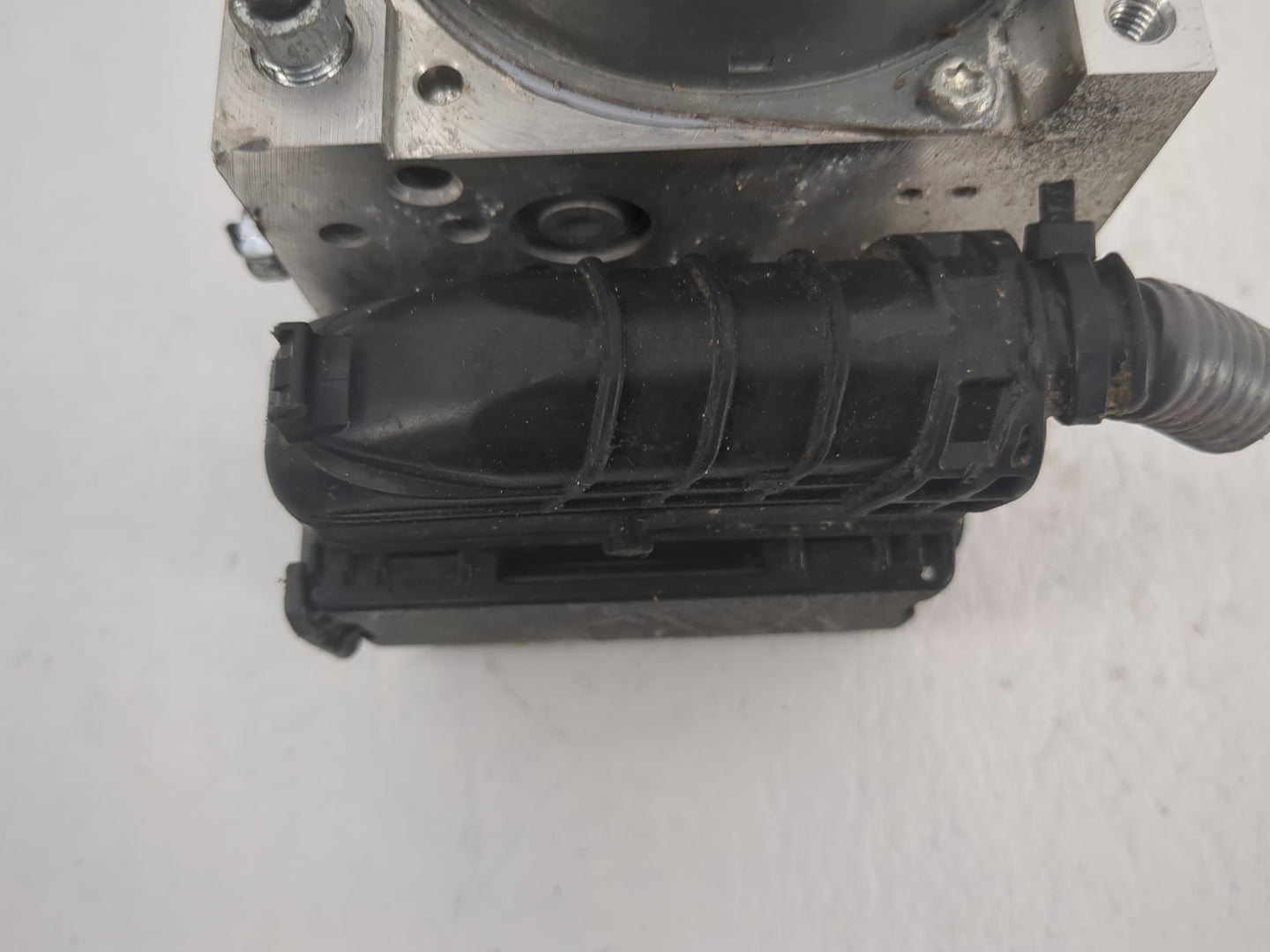 2018 Toyota Rav4 ABS Pump Control Module Replacement Fits OEM Used Auto Parts - Oemusedautoparts1.com