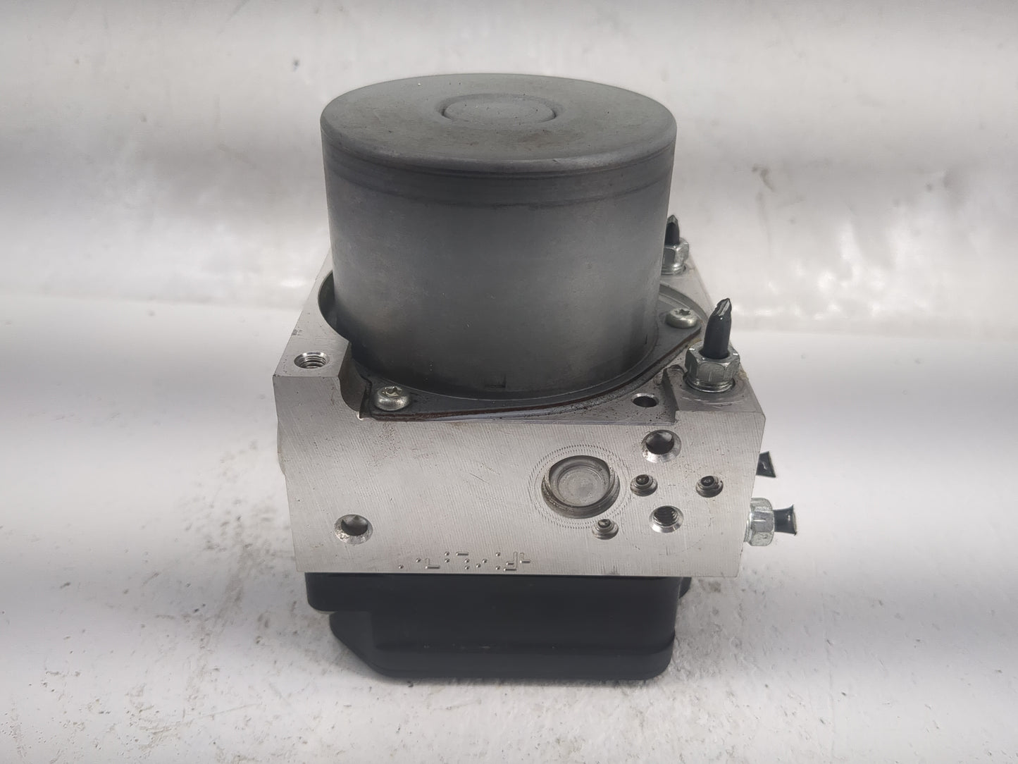 2018 Toyota Rav4 ABS Pump Control Module Replacement Fits OEM Used Auto Parts - Oemusedautoparts1.com
