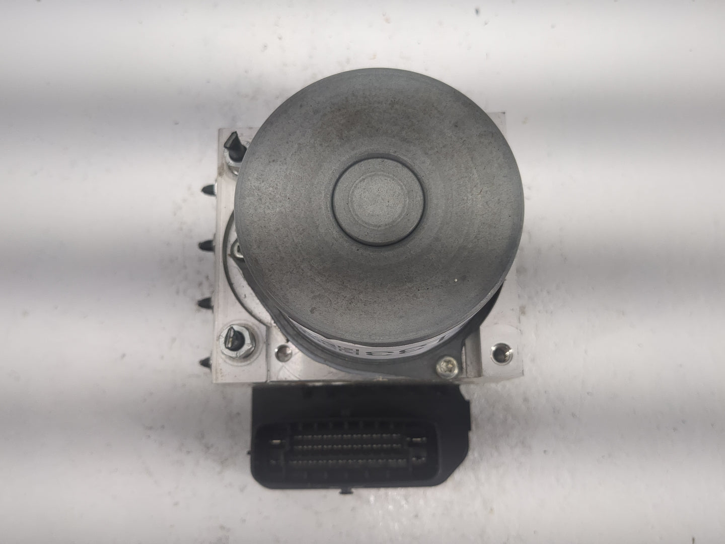 2018 Toyota Rav4 ABS Pump Control Module Replacement Fits OEM Used Auto Parts - Oemusedautoparts1.com
