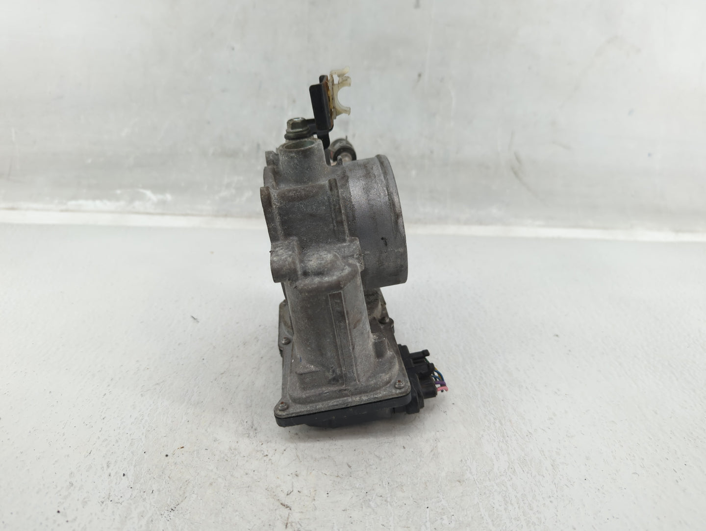 2009-2018 Toyota Rav4 Throttle Body P/N:22030-0V010 Fits Fits 2009 2010 2011 2012 2013 2014 2015 2016 2017 2018 2019 OEM Use