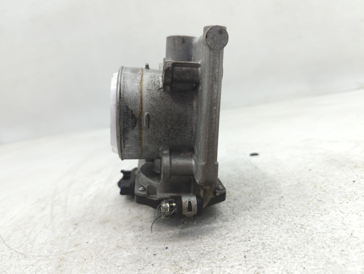 2009-2018 Toyota Rav4 Throttle Body P/N:22030-0V010 Fits Fits 2009 2010 2011 2012 2013 2014 2015 2016 2017 2018 2019 OEM Use