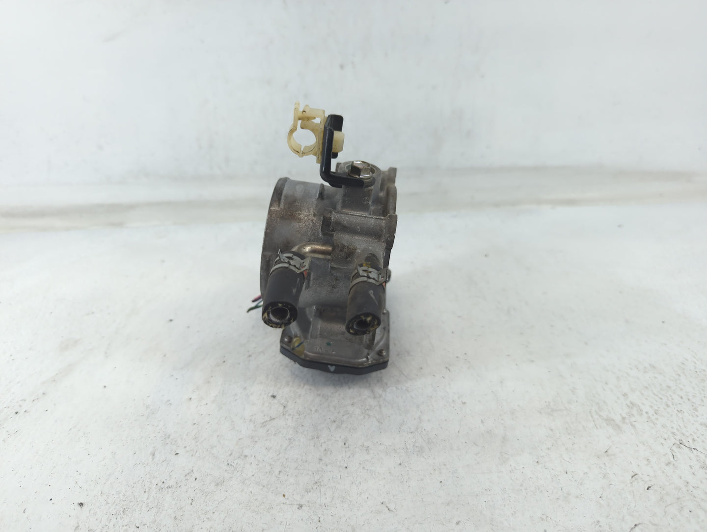2009-2018 Toyota Rav4 Throttle Body P/N:22030-0V010 Fits Fits 2009 2010 2011 2012 2013 2014 2015 2016 2017 2018 2019 OEM Use
