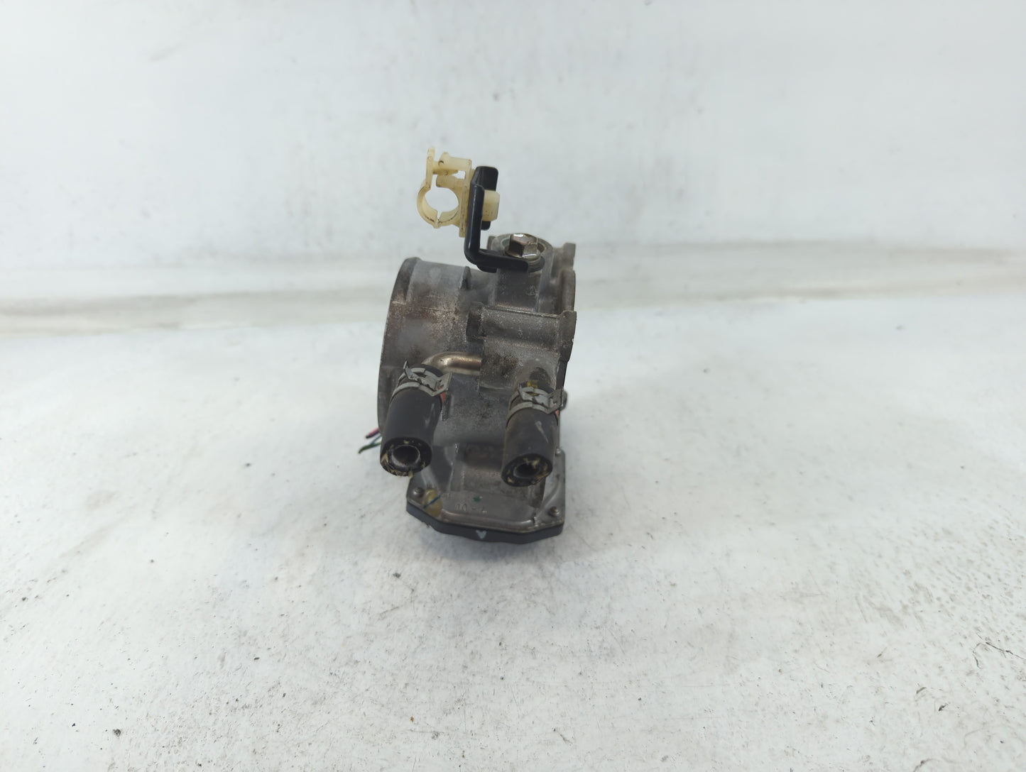 2009-2018 Toyota Rav4 Throttle Body P/N:22030-0V010 Fits Fits 2009 2010 2011 2012 2013 2014 2015 2016 2017 2018 2019 OEM Use