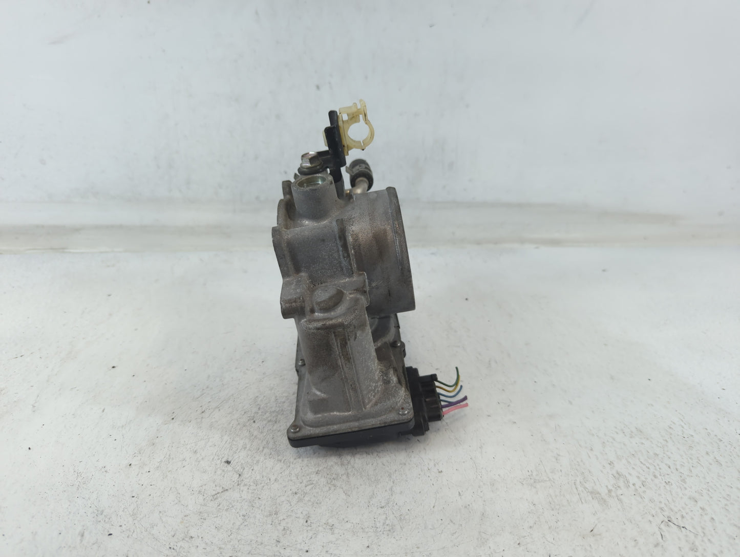 2009-2018 Toyota Rav4 Throttle Body P/N:22030-0V010 Fits Fits 2009 2010 2011 2012 2013 2014 2015 2016 2017 2018 2019 OEM Use