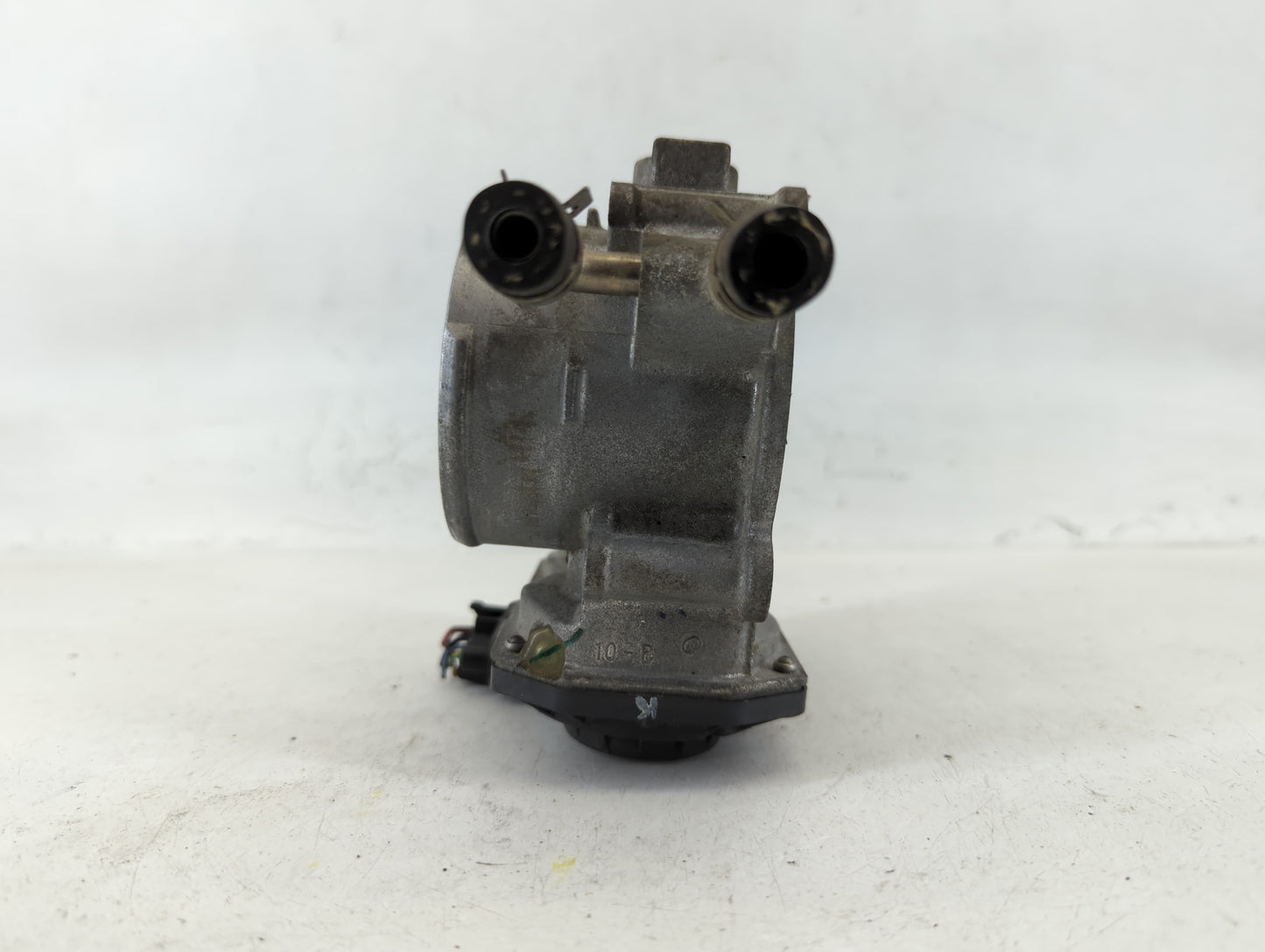2009-2018 Toyota Rav4 Throttle Body P/N:22030-0V010 Fits Fits 2009 2010 2011 2012 2013 2014 2015 2016 2017 2018 2019 OEM Use