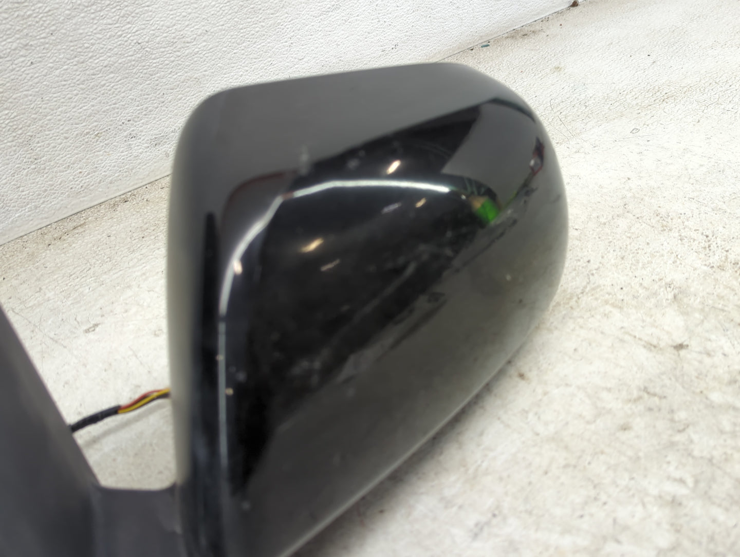 2018-2020 Toyota Sienna Driver Side View Mirror - Left Door Mirror OEM Used - Oemusedautoparts1.com