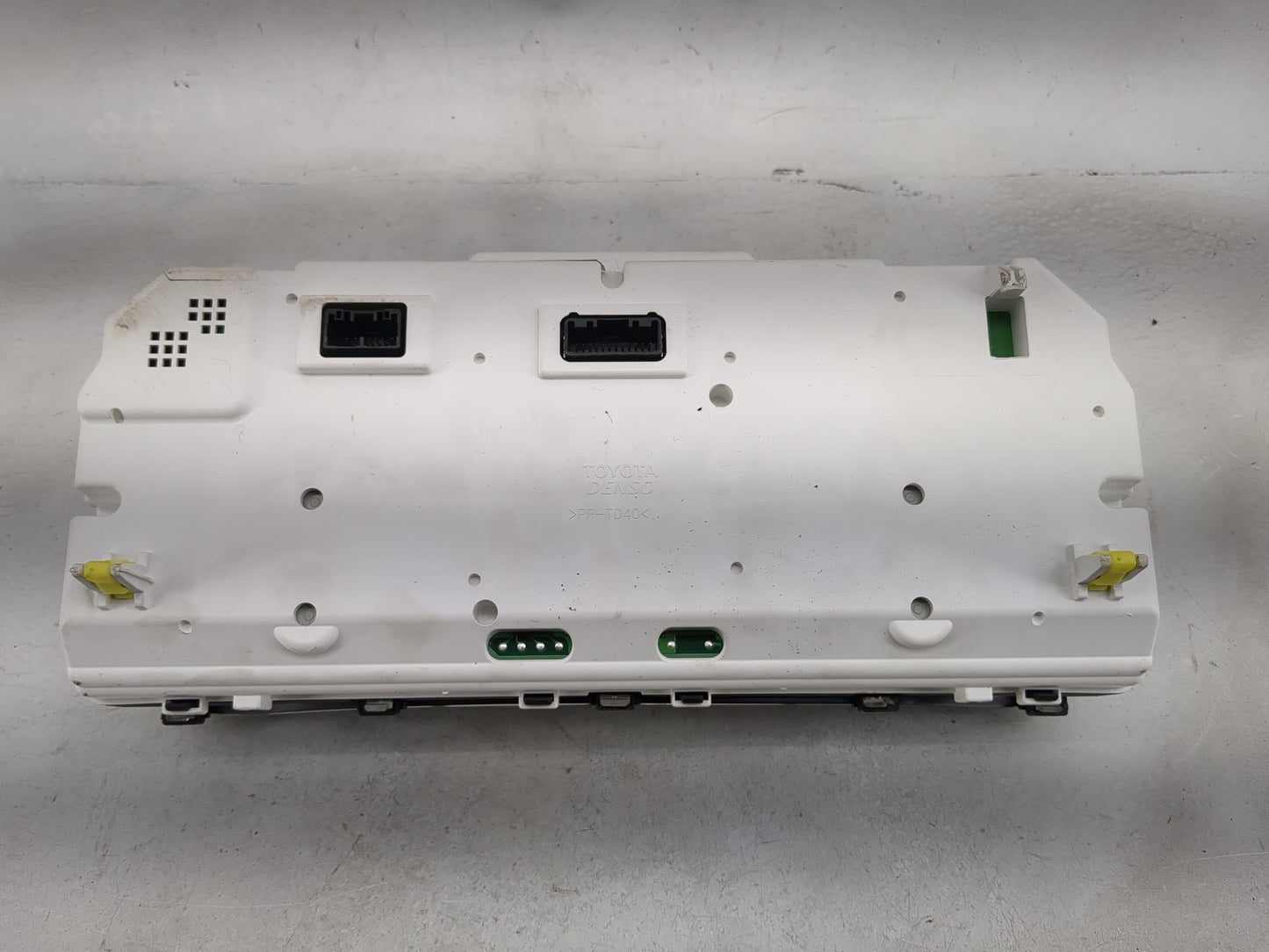 2018 Toyota Sienna Instrument Cluster Speedometer Gauges P/N:83800-08730-00 TN157580-8872 Miles: Fits OEM Used Auto Parts - 