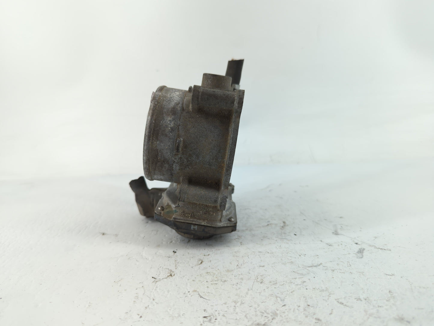 2017-2020 Toyota Sienna Throttle Body P/N:22030-0P060 Fits Fits 2016 2017 2018 2019 2020 2021 2022 OEM Used Auto Parts - Oem