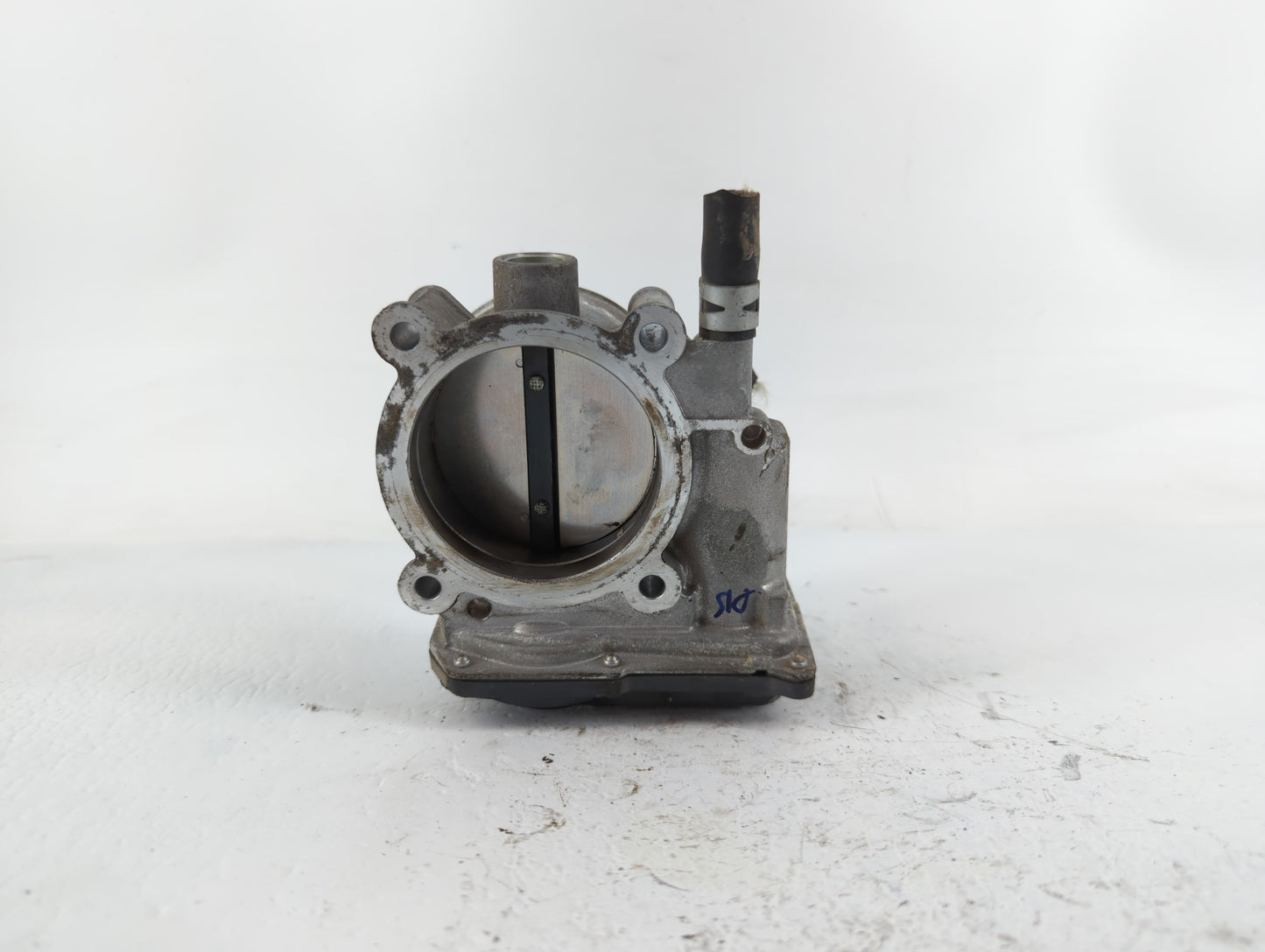 2017-2020 Toyota Sienna Throttle Body P/N:22030-0P060 Fits Fits 2016 2017 2018 2019 2020 2021 2022 OEM Used Auto Parts - Oem